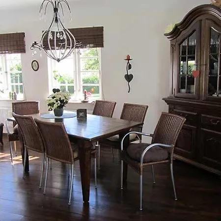 Romantisches Reetdachhaus