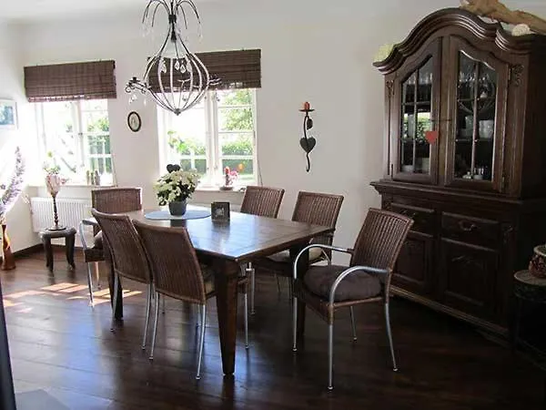 Romantisches Reetdachhaus